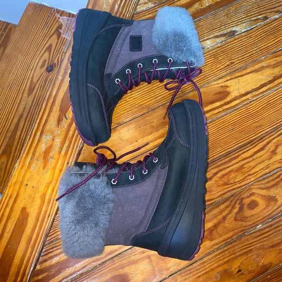 UGG CELISTE Sheepskin Insulated Winter Snow Boot Women’s Size 9, MSRP $225 - Picture 9 of 12